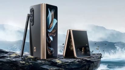 தாறுமாறு அம்சங்கள்.. அட்டகாசமாக வரும் சாம்சங் W சீரிஸ்.. எப்போ தெரியுமா? முழு விபரம் இதோ !!