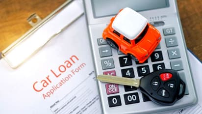 லோன் எடுத்து கார் வாங்கப் போறீங்களா? என்னென்ன செலவு இருக்குன்னு தெரிஞ்சுகிட்டு முடிவு பண்ணுங்க!