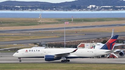 ഭക്ഷ്യവിഷബാധ; യാത്രക്കാരന് കടുത്ത വയറിളക്കം അനുഭവപ്പെട്ടതിനെ തുടര്ന്ന് യുഎസ് വിമാനം തിരിച്ചിറക്കി!