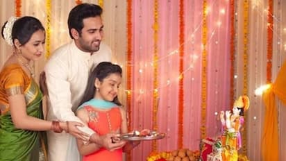 Janmashtami 2023: How to pray for Lord Krishna on basis of Zodiac Signs