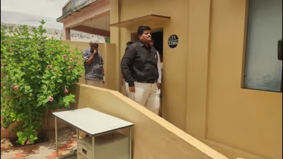 பட்டியலின பெண் சமைப்பதை சாப்பிடுவதா? சத்துணவு திட்ட பணியாளருக்கு எதிராக போர்க்கொடி; ஆட்சியர் அதிரடி