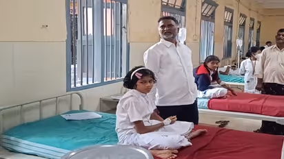 ದಾವಣಗೆರೆ: ವಿಷಪೂರಿತ ಆಹಾರ ಸೇವಿಸಿ 38 ಮಕ್ಕಳು ಅಸ್ವಸ್ಥ, ವಸತಿ ಶಾಲೆಯ ಅವ್ಯವಸ್ಥೆ ಕಂಡು ಅಧಿಕಾರಿಗಳಿಗೆ ತರಾಟೆ