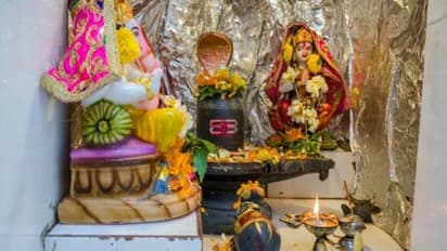 കാമുകിയുമായി വിവാഹം നടക്കണേ എന്ന് പ്രാർത്ഥന, ഒരുമാസം ക്ഷേത്രത്തിൽ പോയിട്ടും നടന്നില്ല, ശിവലിംഗം മോഷ്ടിച്ചു