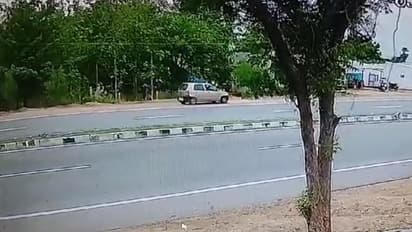 ஓரமா நடந்துபோனது ஒரு குத்தமா? குடிச்சிட்டு வந்து இப்படியா பன்னுவீங்க - பொதுமக்கள் குமுறல்