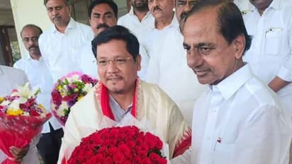 కేసీఆర్‌తో మేఘాలయ సీఎం కాన్రాడ్ సంగ్మా భేటీ: పలు అంశాలపై  చర్చ