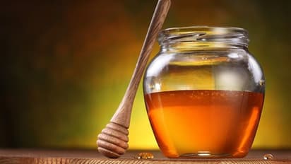 Exfoliation to Hydration: 5 Skin benefits of natural ingredient Honey