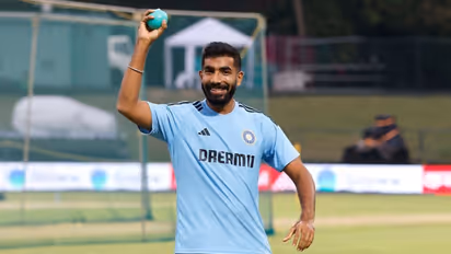 மகன் அங்கத் பும்ராவை பத்திரமாக பாத்துக்க சொல்லி விட்டு சூப்பர் 4 சுற்றுக்காக இந்திய அணியுடன் இணைந்த பும்ரா!