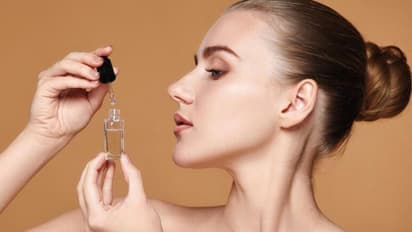 ദിവസവും മുഖത്ത് വിറ്റാമിൻ സി സിറം ഉപയോഗിക്കാറുണ്ടോ? അറിയാം ശ്രദ്ധിക്കേണ്ട കാര്യങ്ങള്‍...