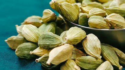 പതിവായി ഭക്ഷണത്തില്‍ ഉള്‍പ്പെടുത്താം ഏലയ്ക്ക; അറിയാം ഗുണങ്ങള്‍... 