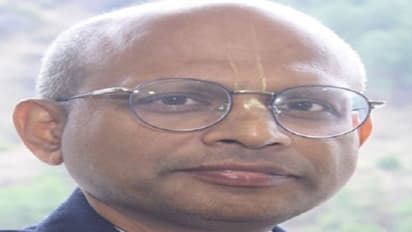 இறைச்சி சாப்பிடுவதால்தான் இயற்கை பேரிடர் வருகிறது: ஐஐடி இயக்குநர் சர்ச்சை பேச்சு!