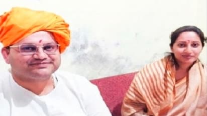 ಬಾಗಲಕೋಟೆ: ಕಮತಗಿಗೆ ಮೈಸೂರು ಒಡೆಯರ ಕುಟುಂಬ ಭೇಟಿ, ಕೈಮಗ್ಗ ನೇಕಾರರ ಕೌಶಲ್ಯಕ್ಕೆ ಮೆಚ್ಚುಗೆ