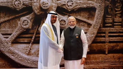 ജി20 ഉച്ചകോടിക്ക് ദില്ലിയിൽ പ്രൗഢ തുടക്കം; ലോക നേതാക്കളെ ഇന്ത്യന് തനിമയോടെ സ്വീകരിച്ച് പ്രധാനമന്ത്രി