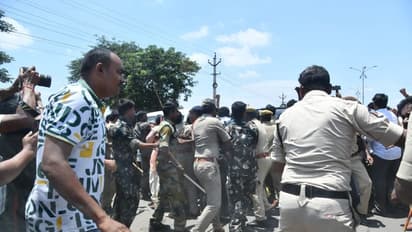 గుంటూరు చేరుకున్న చంద్రబాబు కాన్వాయ్.. అడ్డుకున్న టీడీపీ కార్యకర్తలు , ఉద్రిక్తత