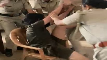 ಮಂಗಳೂರು: ಪೊಲೀಸರ ಮೇಲೆ ಠಾಣೆಯಲ್ಲೇ ಯುವತಿ ಹಲ್ಲೆ; 'ಡ್ರಗ್ ಅಡಿಕ್ಟ್' ವಿಡಿಯೋ ವೈರಲ್ ಅಸಲಿಯತ್ತೇನು?