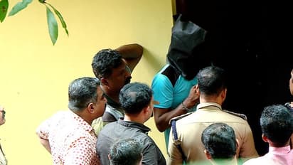 'അവർ വിളമ്പിയ ഭക്ഷണം കഴിച്ചു, പിന്നീടാണ് പണവും സ്വർണവും ചോദിച്ചത്, കൂസലില്ലാതെ എല്ലാം വിശദീകരിച്ച് മണികണ്ഠൻ