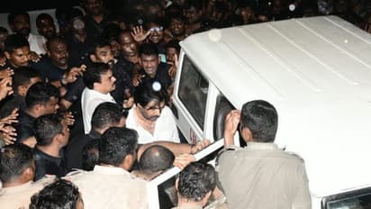 అర్ధరాత్రి హైడ్రామా.. విజయవాడ వెళ్లేందుకు పవన్ కు అనుమతి..