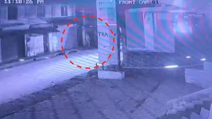 രണ്ട് ബാഗുകളിൽ സ്വർണമെടുത്ത് നടന്നു, പെട്ടെന്ന് ഒളിച്ചിരുന്ന ആറംഗ സംഘം ചാടിവീണു, തൃശൂർ നഗരത്തിലെ കവർച്ച ഇങ്ങനെ