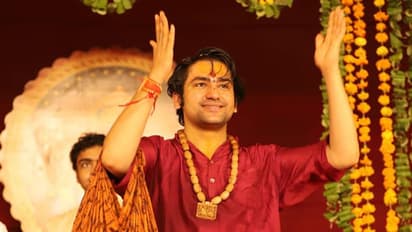 ‘सांप बनकर डराती है बुरी शक्ति’ युवक की बात सुनकर बागेश्वर बाबा ने बताया एक गुप्त रहस्य