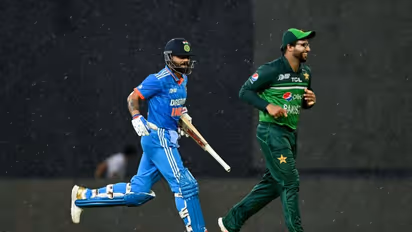 ఇండియా - పాకిస్తాన్ మ్యాచ్‌‌తో వరుణుడి దోబూచులాట... రేపటికి వాయిదా..