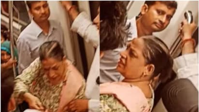 മെട്രോയിൽ യുവതിയുടെയും യുവാവിന്റെയും സ്നേഹപ്രകടനം, നിയന്ത്രണംവിട്ട് പൊട്ടിത്തെറിച്ച് യാത്രക്കാരി -വീഡിയോ