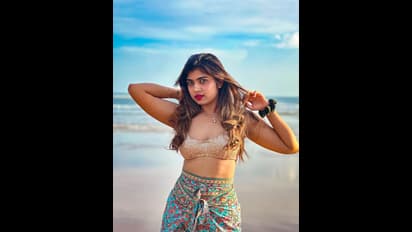 బీచ్ లో రీతూ చౌదరి అందాల దుకాణం.. సముద్రపు ఒడ్డున మైండ్ బ్లోయింగ్ ఫోజులు.. రచ్చరచ్చే..