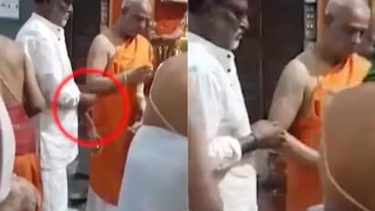 പണം ഷര്ട്ടിന്റെ കയ്യില് ചുരുട്ടിവയ്ക്കുന്ന രജനികാന്ത്, കാരണം ഇതാണ്, ആരാധകര് ഏറ്റെടുത്ത വീഡിയോ