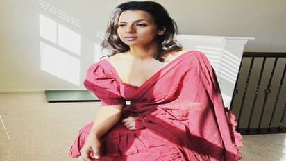 ಸಿಂಪಲ್ ಸೀರೆಯುಟ್ಟು ಹೂನಗೆ ಚೆಲ್ಲಿದ ನಿರಾಭರಣ ಸುಂದರಿ ಶ್ರುತಿ ಹರಿಹರನ್ 