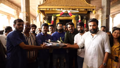 வெற்றிமாறனுடன் மீண்டும் இணையும் சூரி..! ஹரோயினாக ரோஷ்னி மற்றும் பிரகிடா? வெளியான போட்டோஸ்!