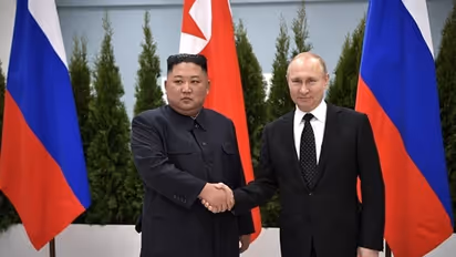 ട്രെയിനിൽ 1180 കിമീ സഞ്ചരിച്ച് കിം വ്ലാഡിവോസ്ടോക്കിലെത്തി; പുടിനുമായി കൂടിക്കാഴ്ച, ഉറ്റുനോക്കി ലോകരാഷ്ട്രങ്ങൾ