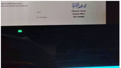 ആദ്യ ഷോയില്‍ 'ജവാന്‍' കാണണം, ജോലി മുടങ്ങാനും പാടില്ല; സോഷ്യല്‍ മീഡിയയില്‍ ചര്‍ച്ചയായ ആ ചിത്രത്തിന് പിന്നില്‍