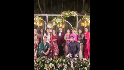 Anitha Vijayakumar: நீங்க டாக்டரா.. இல்ல ஆக்டரா? 50 வயதிலும் 25 வயசு மகளுக்கு டஃப் கொடுக்கும் அனிதா விஜயகுமார்