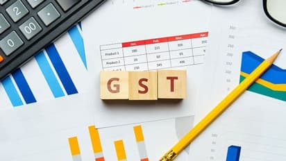 ரூ. 55,000 கோடி அளவிற்கு சரக்கு மற்றும் சேவை வரி பாக்கி வைத்திருக்கும் நிறுவனங்களுக்கு நோட்டீஸ்!!