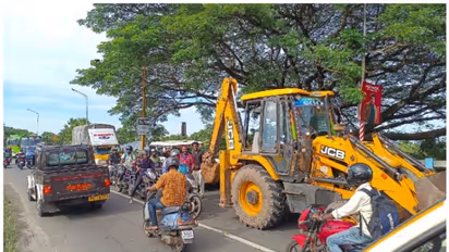 ഓട്ടത്തിനിടയില്‍ ജെസിബി പാലത്തിന് മുകളില്‍ നിന്നുപോയി; ദേശീയ പാതയില്‍ മണിക്കൂറുകളോളം വാഹനങ്ങള്‍ കുടുങ്ങി