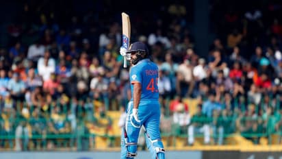 സച്ചിൻ, ഗാംഗുലി, പോണ്ടിംഗ്, ഇതിഹാസങ്ങളെ ബഹുദൂരം പിന്നിലാക്കി രോഹിത് ശർമ, ചരിത്രനേട്ടത്തിൽ മുന്നിൽ കോലി മാത്രം