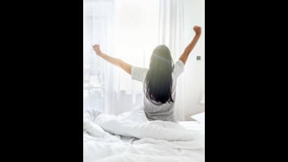 காலையில் கண் விழித்ததும் எதை பார்த்தால் செல்வம் பெருகும் ? ஆனா இத பார்த்தா இருக்கும் அதிர்ஷ்டமும் போய்டும்!! 