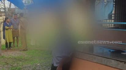 പയ്യാവൂർ വില്ലേജ് ഓഫീസിന് മുന്നിൽ റവന്യൂ വകുപ്പ് ജീവനക്കാരനെ മരിച്ച നിലയിൽ കണ്ടെത്തി