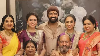 எவ்வளவு வயசானாலும் அழகு மட்டும் குறையல.. வனிதாவின் அக்கா கவிதா விஜயகுமாரின் நியூ போட்டோஸ்..