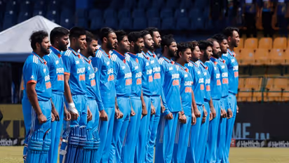 സൂര്യകുമാറിന് ഇടമില്ല, നാലാം നമ്പറിൽ ശ്രേയസ് തന്നെ, ഇന്ത്യയുടെ പ്ലേയിംഗ് ഇലവനെ തെരഞ്ഞെടുത്ത് ആകാശ് ചോപ്ര