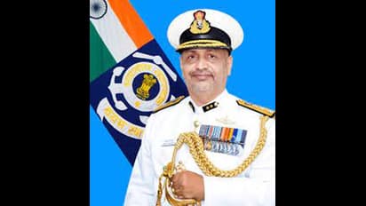 ಇಂಡಿಯನ್ ಕೋಸ್ಟ್ಗಾರ್ಡ್ ಇಂದು ಸಾಕಷ್ಟು ಪ್ರಬಲವಾಗಿ ಬೆಳೆದಿದೆ;: ಮನೋಜ ಬಾಡಕರ