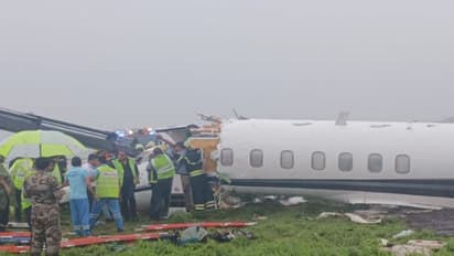 BIG News: मुंबई एयरपोर्ट के रनवे पर प्लेन क्रैश, 3 लोग घायल 