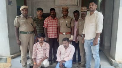 ബൈക്കിൽ മലയാളിയടക്കം രണ്ടുപേർ, ബാഗ് നോക്കിയപ്പോൾ കഞ്ചാവല്ല, ലഹരിയുമല്ല! ലക്ഷങ്ങൾ വിലയുള്ള മറ്റൊന്ന്!