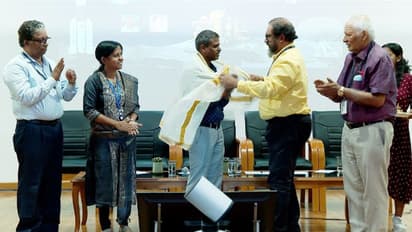 വാനോളം അഭിമാനം! ഇന്ത്യ ചന്ദ്രനെ തൊട്ടപ്പോൾ ചുക്കാൻ പിടിച്ചവർക്ക് അനന്തപുരിയിൽ ആദരം