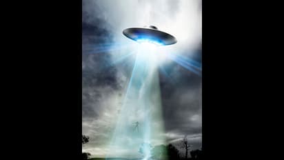 அமெரிக்காவின் ஏரியா 51 உள்ளிட்ட பகுதிகளில் மட்டும் ஏன் யுஎஃப்ஒக்கள் அதிகமாக காணப்படுகின்றன.? 