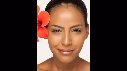 செம்பருத்திப் பூவால் உங்கள் முகத்தை பிரகாசமாக்குங்கள்! சிம்பிள் டிப்ஸ் இதோ..!