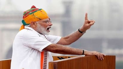 டீ கடை டூ செங்கோட்டை: பிரதமர் மோடி அரசியல் பயணம்!