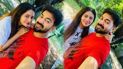 പ്രണയിച്ച് കൊതി തീരാത്ത യുവമിഥുനങ്ങളെ പോല്‍ ധന്യ മേരി വർഗീസും ജോൺ ജേക്കബും