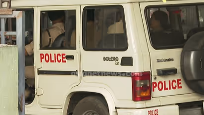 പണം വച്ച് ചീട്ടുകളി; 13 പേര് പിടിയില്