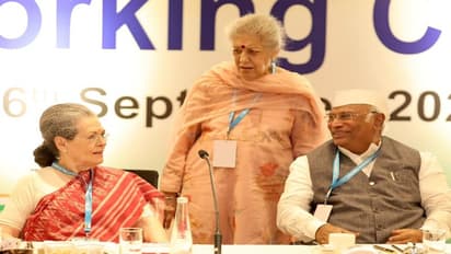 CWC Meeting: ద్రవ్యోల్బణం, నిరుద్యోగం, హింసను నియంత్రించడంలో మోదీ ప్రభుత్వం విఫలం.. ఖర్గే ఫైర్