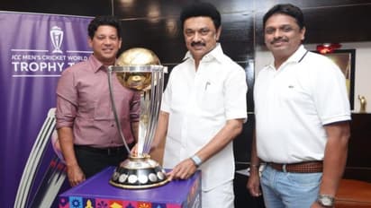 ODI World Cup 2023: உலகக் கோப்பை டிராபியுடன் போஸ் கொடுத்த முதல்வர் மு.க.ஸ்டாலின்!