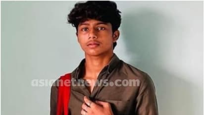 കോഴിക്കോട് കൊയിലാണ്ടിയിൽ ട്രെയിൻ തട്ടി പതിനേഴുകാരന് ദാരുണാന്ത്യം